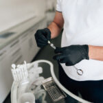 Znaczenie nitrylowych rękawiczek w sektorze medycznym