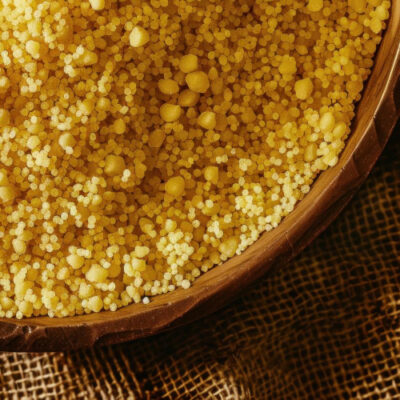 Naturalne skarby w diecie – siemię lniane, kasza jaglana i groch